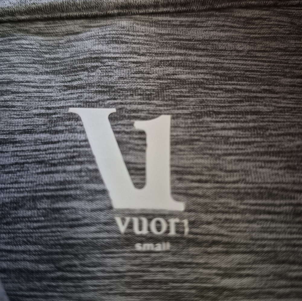 Vuori Crescent 1/4 Zip Cropped Pullover Gray - S - Picture 11 of 12